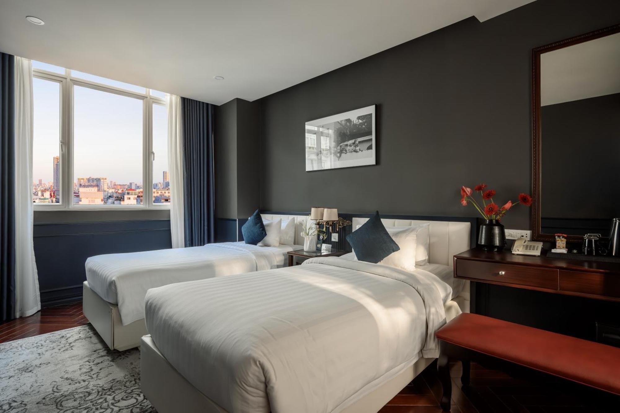Kin Dong Du Khách sạn 4*