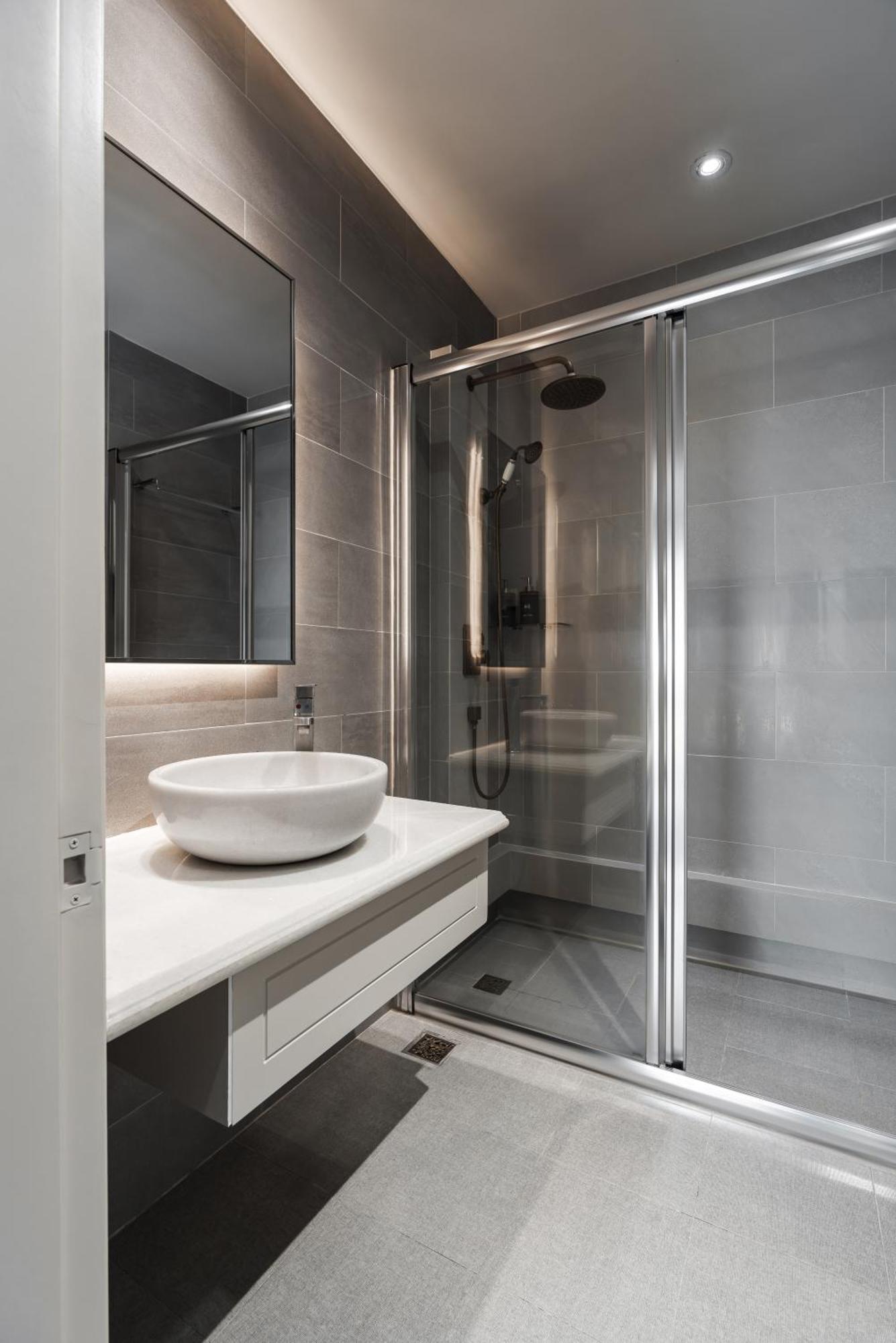 Kin Dong Du Khách sạn 4*